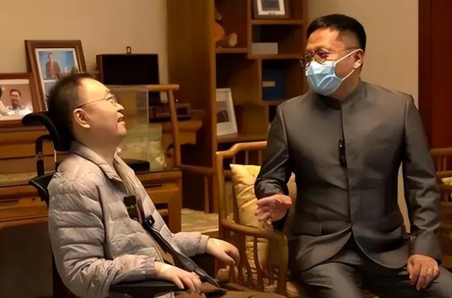 世道不公平！2023年蔡磊抱怨：我爷爷50岁去世，父亲47岁离世