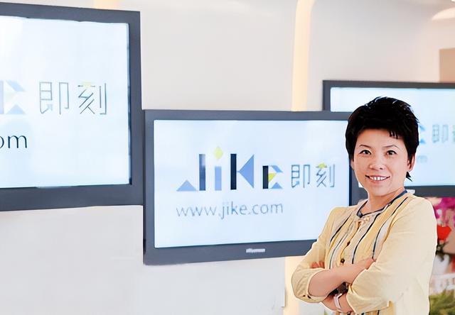败光20亿、向洋人下跪、国籍问题，邓亚萍身上的标签到底是真是假