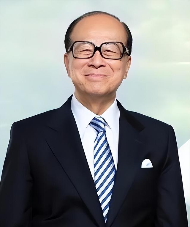 中美最关键一战降临，27号决战前，中方出手将军，李嘉诚如履薄冰