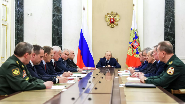 退约再出手！普京评估核试验准备，紧盯美国核试验动作