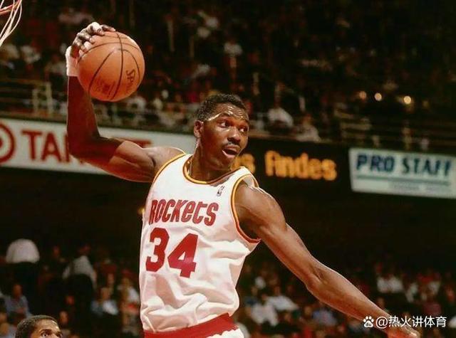 在NBA的历史中，哪个位置球员，历史第二和历史第一差距最小