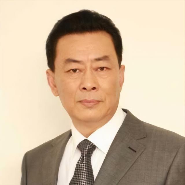 老戏⻣王诗槐:不原谅演员前妻，余生最大心愿就是残疾儿子能结婚