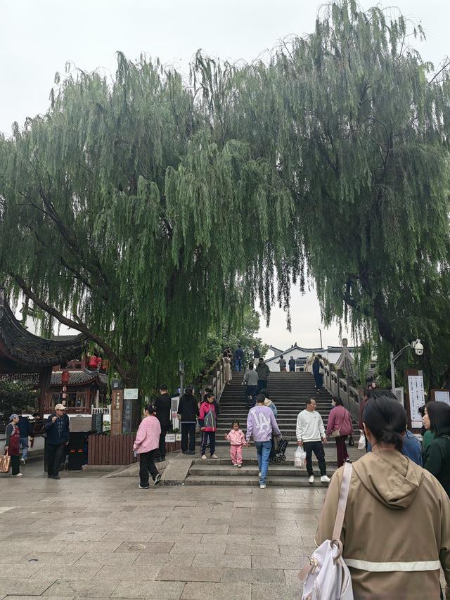 七绝 游上海七宝古镇