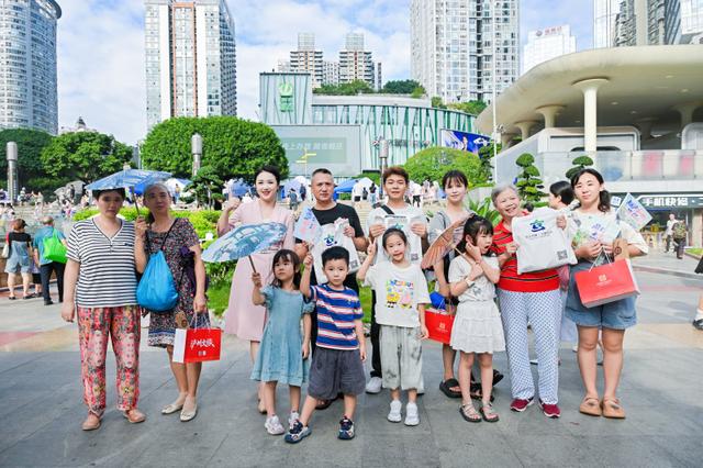 “来宜泸 耍一路”！宜宾、泸州来渝广发邀请函 “房车巡游快闪”燃动山城