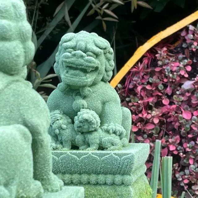 卢沟桥小狮子“跃入”花丛述历史！长安街主题花坛背后还有着这样的故事——