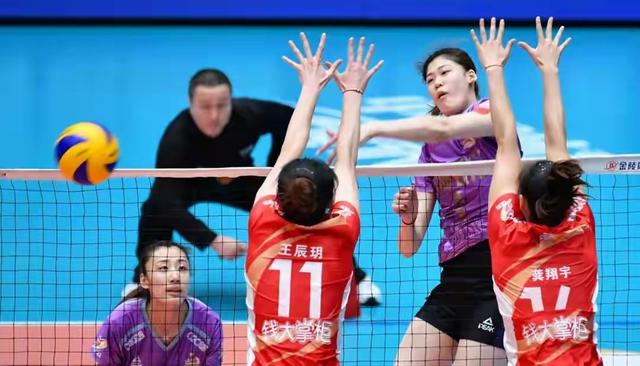 爆冷！排超炸锅！北京女排3-0横扫天津，十六冠王主场被零封 第5张