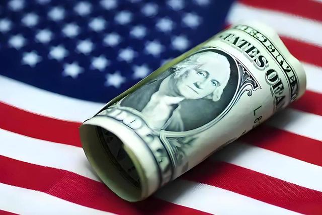 特朗普搅局美联储，一边催降息一边炒人，市场彻底慌了神