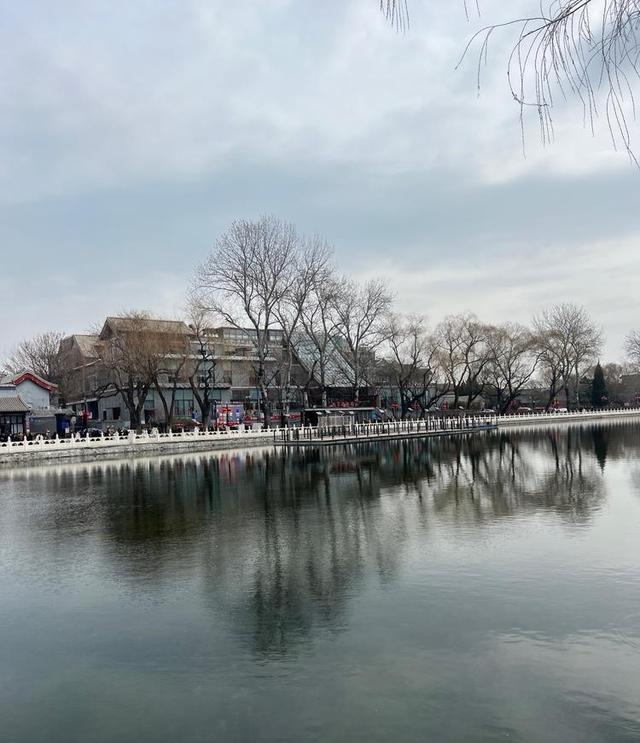 银锭桥头诉风雅，一怀情思寄天涯