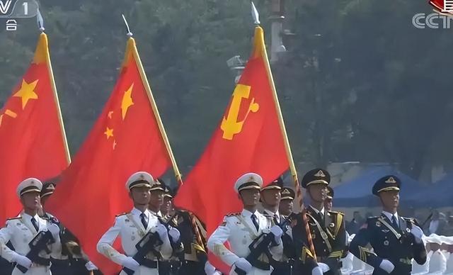 阅兵途中，如果女兵突然想上厕所怎么办？中国解决方式太聪明