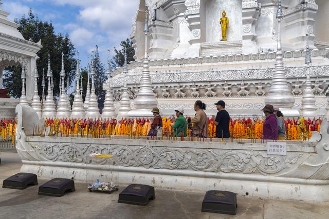 云南版纳：一座具有深厚佛教文化底蕴的寺庙