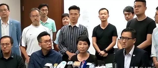 她拒唱国歌否认是中国籍，还将俩儿子户口落到国外，她现状如何？