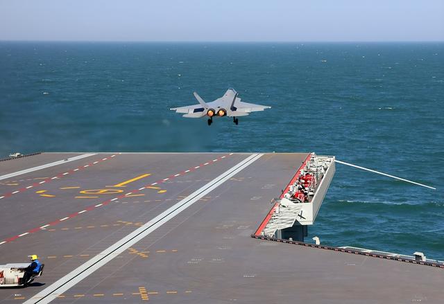 福建舰官宣入列，三航母战斗群成型，对世界的影响有多大？