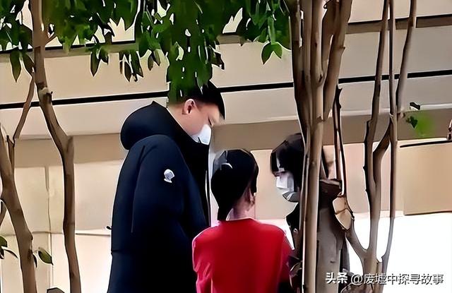 44岁姚明也没有想到！15岁身高近2米的女儿已开始为他争光
