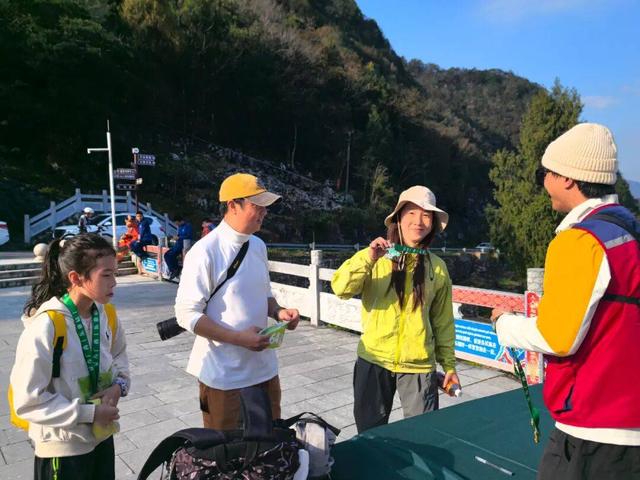 “迎文化旅游大会·赴天坑之约”徒步广西（百色乐业站）活动圆满收官