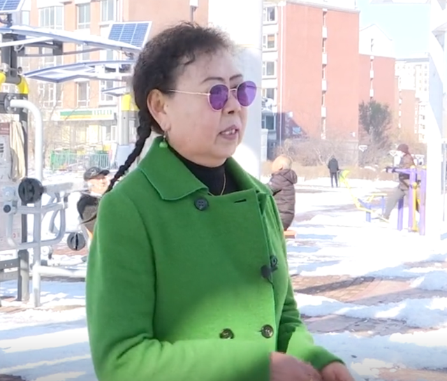大妈相亲不要彩礼，直言喜欢年轻“壮小伙”，却惨遭52岁大叔拒绝