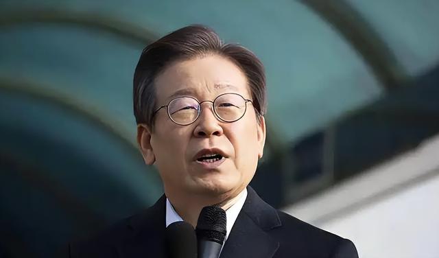 阅兵仅剩6天，特朗普突然访华？中方专机先启程，有事就在美国谈