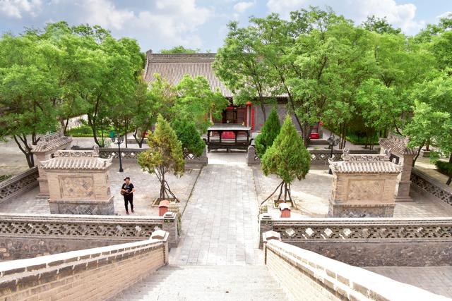 银川地标，海宝塔寺凭千年底蕴圈粉，多民族文化成“吸客密码”