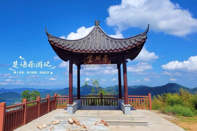 浙江宁波四明湖畔的古村，藏于山岙犹如世外桃源，原乡风情浓郁