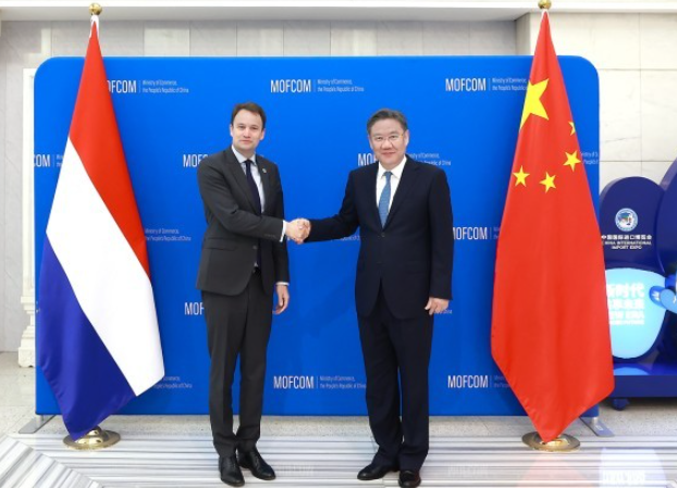荷兰太恶心！借质量警告搞小动作，给美国当马前卒恐步立陶宛老路
