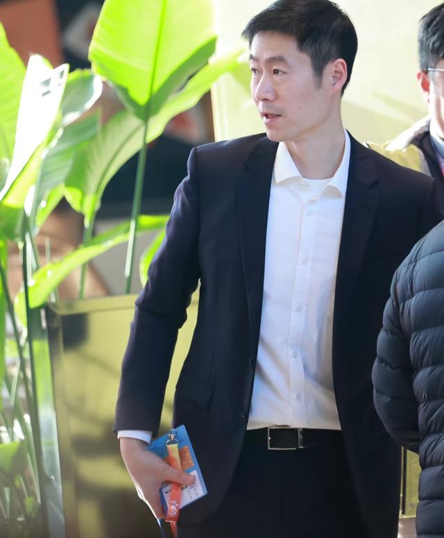 愤怒！亚锦赛印度竟然悬挂不该挂的旗，网友说王励勤该出面了