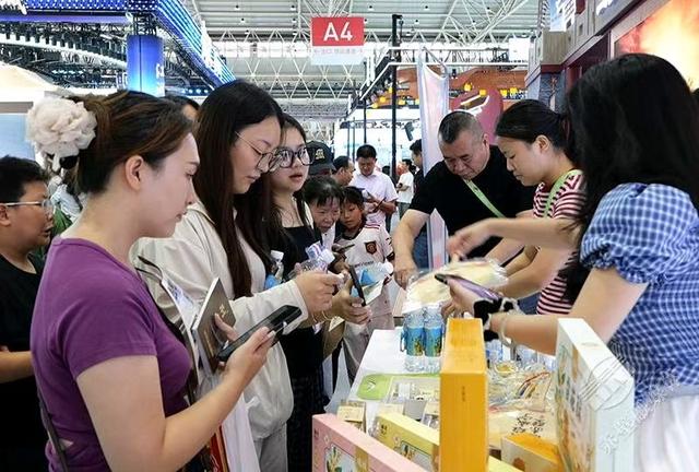 赤壁特色亮相2025中国文化旅游产业博览会