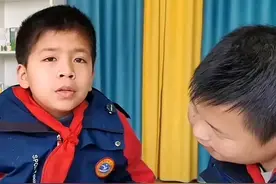 江西7岁男孩照料智力障碍同桌6年，临近毕业他的一句话令人动容图片