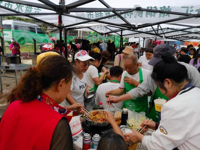 秋日凉都迎客至 帐篷美食引潮来 | 六盘水“加多宝·烙享凉都·帐篷季”首站活动盛大开启