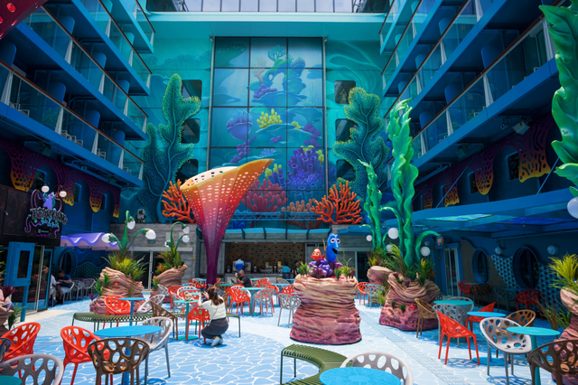 首发！等了一年多终于启航，我坐上了全世界“最快乐”的船