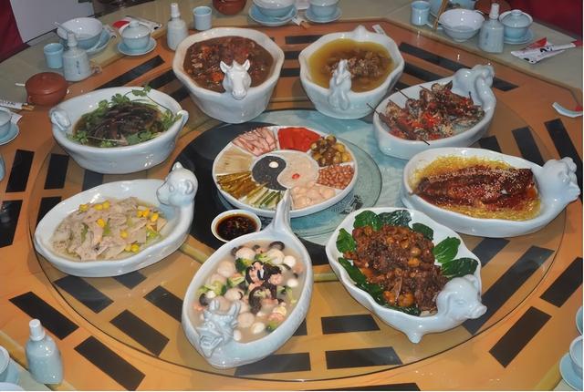 明日开演！村晚盛宴+非遗市集！逛古镇文创、赏村晚，鹰潭上清古镇&龙虎山游玩攻略承包你的冬日快乐！