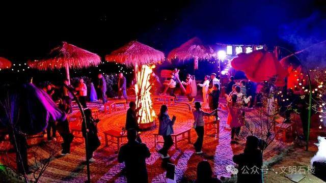 金秋十月 石楼有约 | 音乐节/篝火夜/农趣赛…60+玩法承包你的国庆假期​