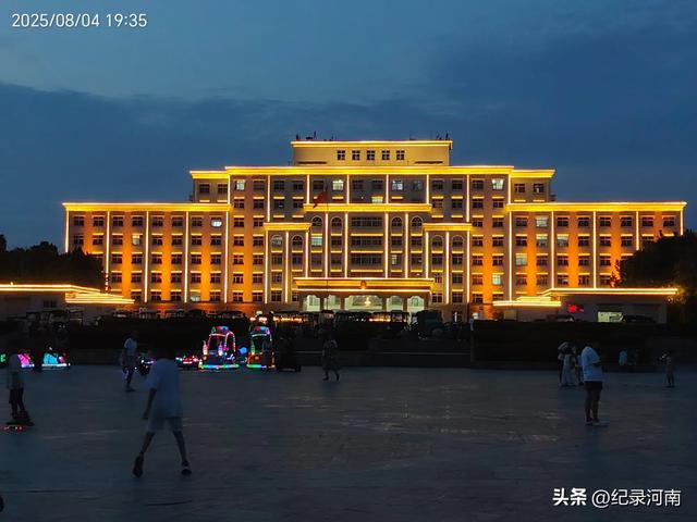 柘城县委书记邢玉富同志网友关于柘城榕湖音乐喷泉开放的呼吁