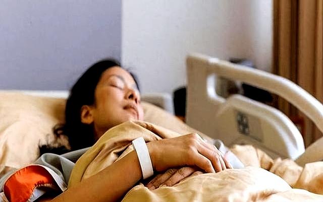 海南一名年仅33岁女性！在持续高温下坚持户外晨跑，回家后倒地