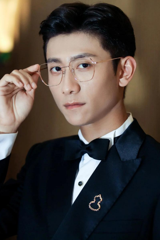 司晓迪爆料仅4天，央媒点名张一山	，信息量太大，杨紫坐不住了