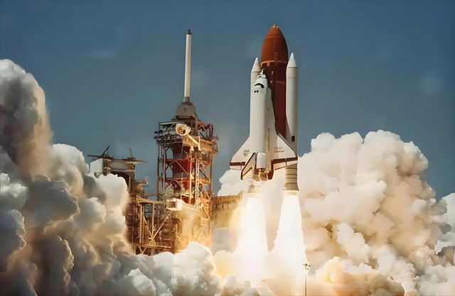 太空危机四伏，中国空间站连遭撞击，神舟二十号冒险加防背后真相