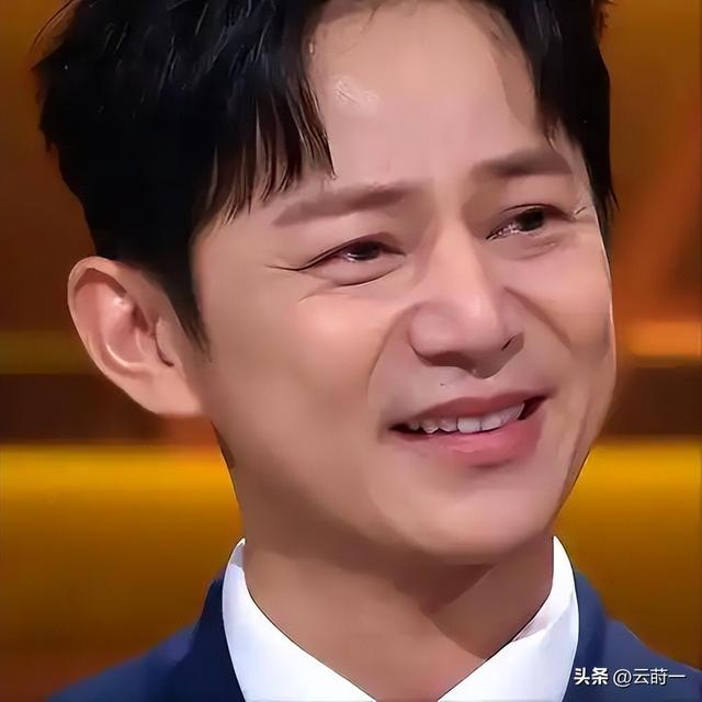 同性恋，收金条，保姆实名举报，何炅央媒公开回应，发言惹人心疼