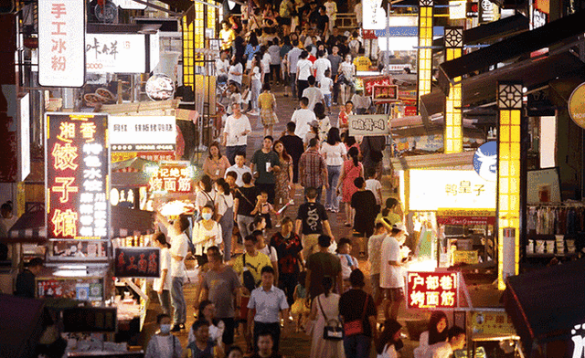 法国小伙来中国旅游，回国后发文称：中国晚上太危险，千万别出门