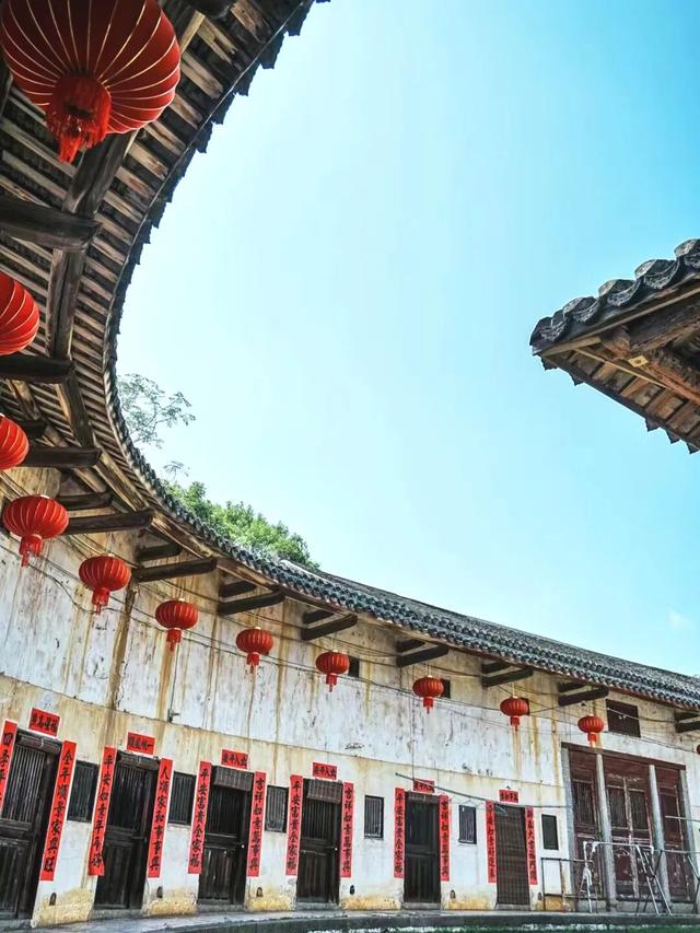 别再去人挤人！这座宝藏小城，一半是山水，一半是客家味