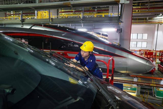 高铁建设真在降温吗？国家要求严了，但未来5年还要建设1万多公里