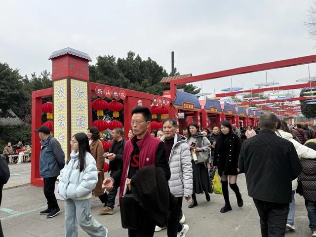 央视关注乐山大佛景区、夜游苏稽、乐山大庙会