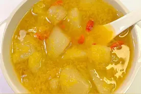 嗓子疼得像吞刀片，建议：多喝这7种汤水，清燥润肺，止咳又润喉图片