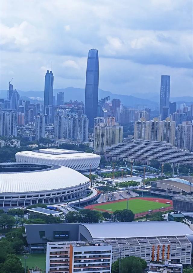 深圳最佳山顶观光平台之一，笔架山顶观光台，罗湖风光太壮观了