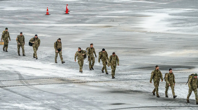 欧洲八国格陵兰岛军演是一步臭棋，美国夺岛赔率大幅上升