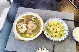 气血足百病除！夏天鸡汤这么炖，1鸡3吃，鲜美滋润好处多！图片