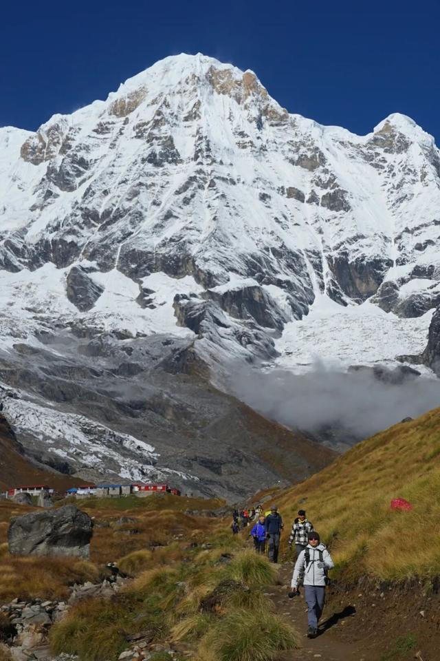 跨年去这个小国徒步，居然比国内还便宜？