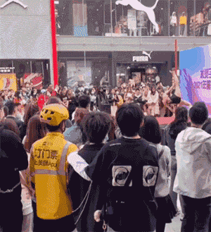 “姑娘，不是什么照片都能随便发的！”哈哈哈亮点都看到了！