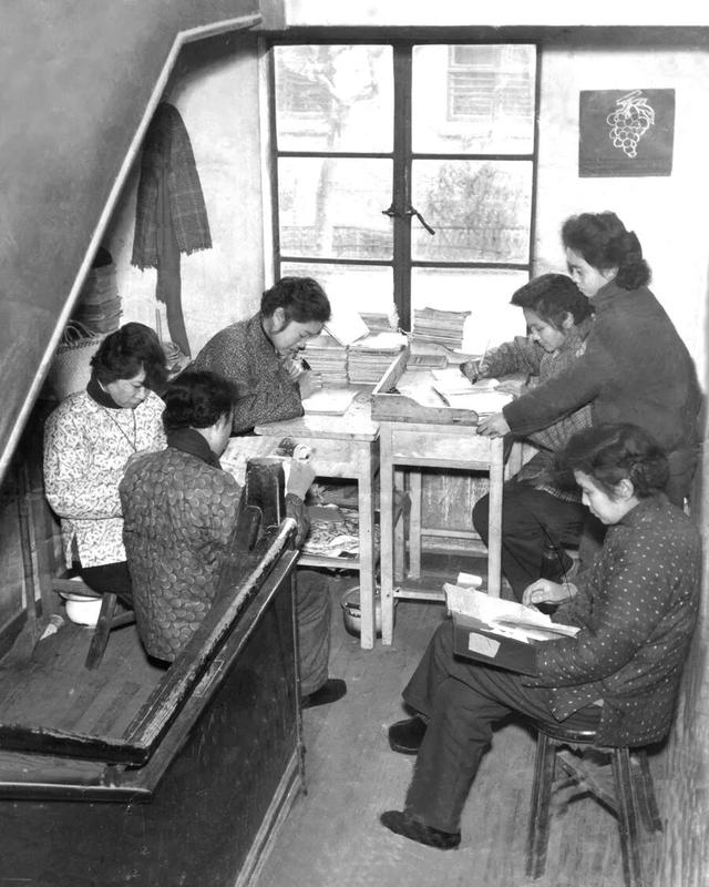 突发讣告！官方社交账号头像已变黑白