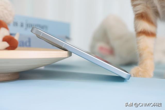 vivo X300图赏：治愈色彩搭配丝绒触感 上手就忍不住想“Rua”！