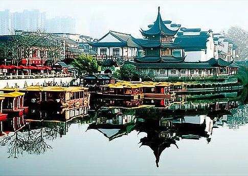 南宋定都临安(1138年)：历史转折中的政治、经济与文化中心