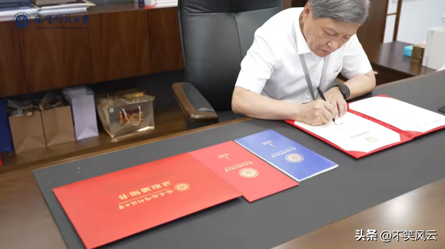 福耀科技大学成绩公布仅2天，令人作呕一幕上演，考生回应太解气