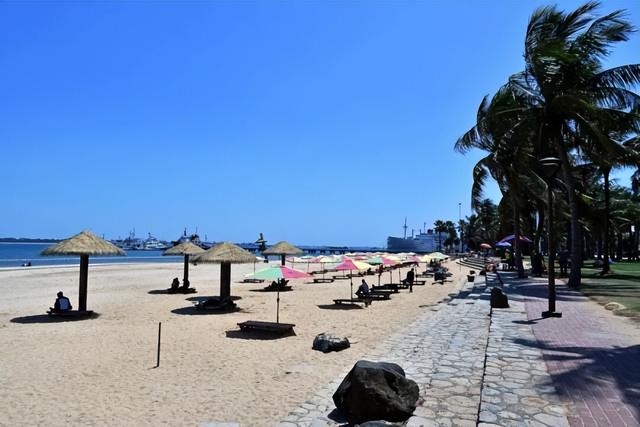 湛江金沙湾：碧海映金沙 湾美醉游人